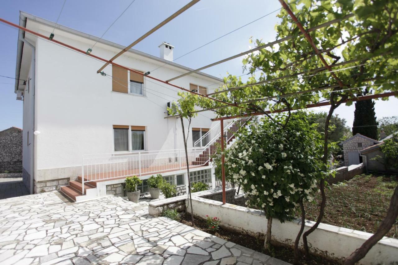 Guest House Balazevic Novi Vinodolski Exterior photo