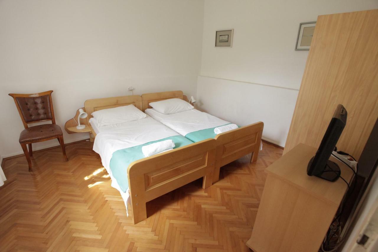 Guest House Balazevic Novi Vinodolski Exterior photo